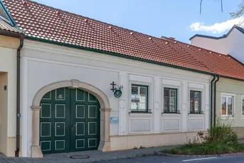 Traditioneller burgenländischer Streckhof mit Stadl in Weiden am See