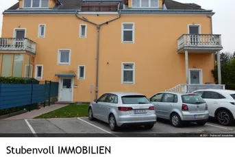 Helle 3 Zimmer Wohnung mit Balkon und PKW-Stellplatz