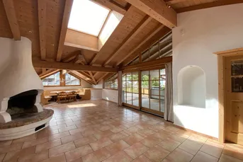 Dachgeschosswohnung in sehr sonniger und ruhiger Lage
