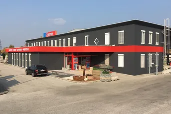 Geschäftslokal bei Hofer, Lidl, Spar und DM