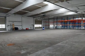 Leere Halle für Eigennutzer in Weikersdorf - 8 Minuten entfernt vom Zentrum St. Pölten
