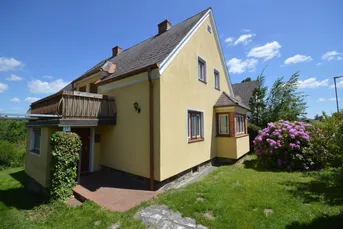 Viel Garten - großzügiges Einfamilienhaus in Friedberg !