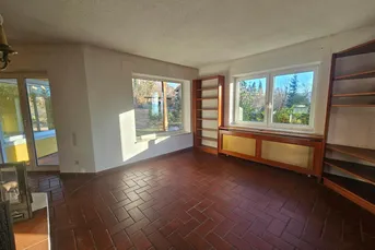 BAUMEISTERBUNGALOW IN FABELHAFTER WALDRANDLAGE