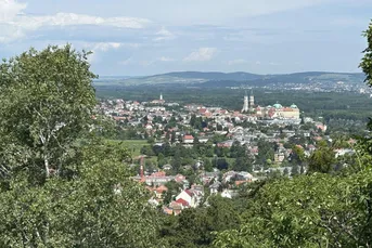 Idyllisches Baugrundstück in Klosterneuburg – Ihr Eigenheim mit Fernblick!