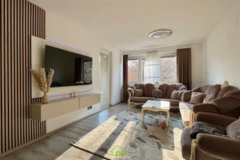 gepflegte, helle 3 Zimmer Wohnung mit Loggia