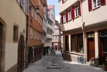 Modernes Einfamilienhaus mit ca. 270 m² Wohnfläche und Nebengebäuden