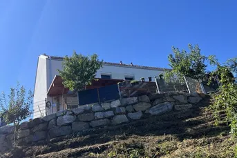 Moderne Wohnoase in Top-Lage: Doppelhaushälfte mit Panoramablick, Garten, Terrasse, 2 Stellplätzen &amp; 2 Außen- Abstellräume!
