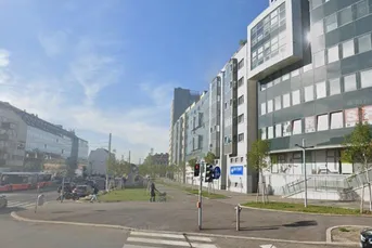 Modernes Büro mit guter Anbindung und Terrasse