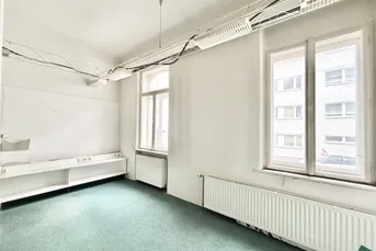 Sanierungsbedürftige 1-Zimmer-Räumlichkeit nähe U4 Ober St. Veit