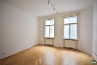 Wohnen mit Stil – Altbauklassiker mit Balkon in Toplage