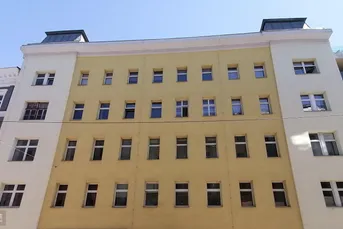 Entwicklungsprojekt: BAUBEWILLIGTER ROHDACHBODEN NÄHE AUGARTEN!
