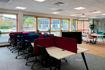 Werden Sie Teil einer Coworking-Gemeinschaft in Regus Hall Haus