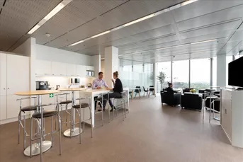 Unbegrenzter Bürozugang zu unseren Öffnungszeiten in Regus Twin Towers 