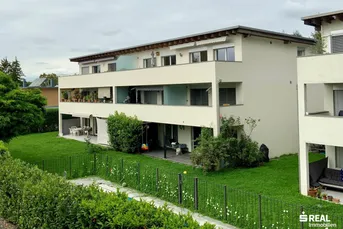 Leistbare Dachterrassenwohnung mit Gemeinschaftspool