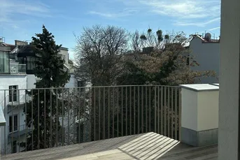 Dachgeschoß mit 31m² Terrasse am Währinger-Park - ERSTBEZUG !