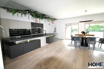 exklusiver Bungalow, mit viel Platz für Familie und Fuhrpark, entspannen Sie am Pool