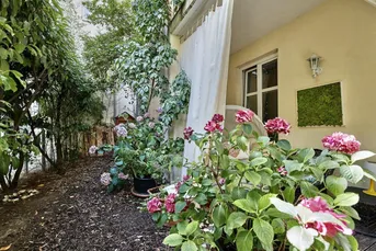 Bestlage Nähe Mariahilferstraße! Exquisite 6-Zimmer-Maisonette-Wohnung mit romantischem Eigengarten und Garagenplatz