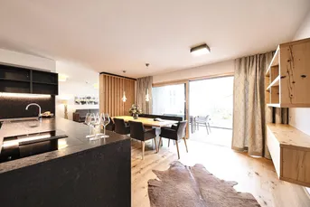 Bestlage Pinzgau mit ca. 5% Rendite! Sonniges 5-Zimmer-Penthouse mit Loggia sowie beheiztem Aussenpool