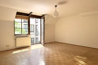 Bestlage beim Hamerlingplatz! Lichtdurchflutete 3-Zimmer-Altbau-Wohnung in saniertem Vorstadthaus inklusive zwei Garagenplätze