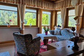 Wohnen mit gewissen Vorzügen - überdachte Terrasse und eigene Sauna inklusive
