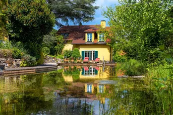 PARADIESISCHES ANWESEN MIT GARTEN UND BADETEICH in absoluter Naturruhelage