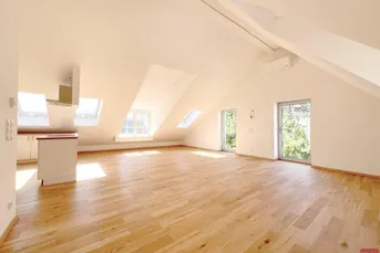 Moderne Dachgeschosswohnung mit hochwertiger Ausstattung und zentraler Lage
