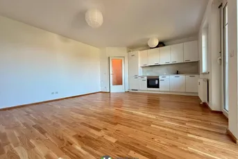 Neuwertige Wohnung mit Ausblick und Terrasse samt Gartenmöglichkeit!