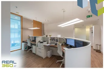 Hochwertige Bürofläche für Büro- oder Praxisgemeinschaften zu vermieten.