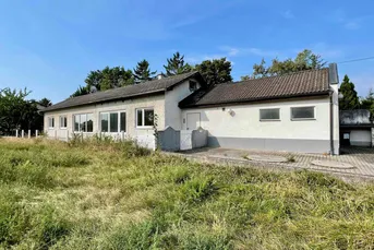 PREISNACHLASS: Herrliches Baugrundstück mit Altbestand zum Selber-Sanieren!