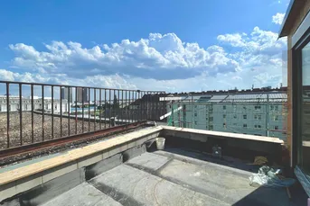 Sonnige Dachgeschoss-Oase mit Südwest-Terrasse – Wohnen über den Dächern Wiens
