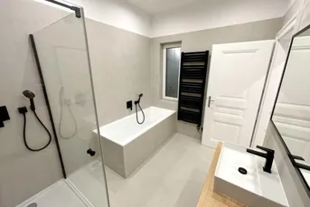 Sanierte Stilaltbau-Wohnung
