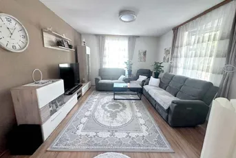 Bahnhofsnähe! Drei Zimmerwohnung in Felixdorf!