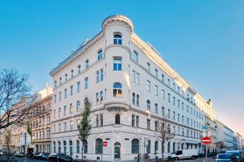 Urbaner Premium-Lifestyle = private Rooftop Residence im Herzen von Neubau!