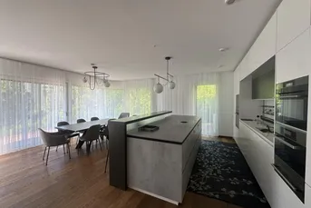 LUXUS GARTENWOHNUNG mit 300 m² Privatgarten im 1190 Wien + Pool und Gym
