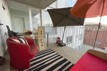 Lichtdurchflutete Maisonette in Stadtlage mit 2 Balkonen