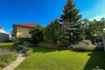 Charmantes Einfamilienhaus mit sonnigem Garten | ca. 197 m² Nutzfläche