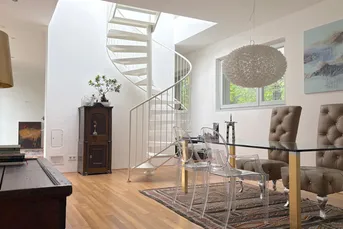 Einfach nur WOW ! Tolle DG-Terrassenwohnung in loftartigem Stil - eigener Liftzugang – samt Rooftoop mit fantastischem Blick – inkl. 2 TG-Plätze