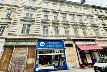 Sanierungsbedürftige Altbauwohnung im 1ten Stockwerk, direkt bei Neubaugasse unweit der Mariahilferstraße!