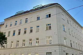 2,5 Zimmer Altbauwohnung im 1. Liftstock Nächst U3