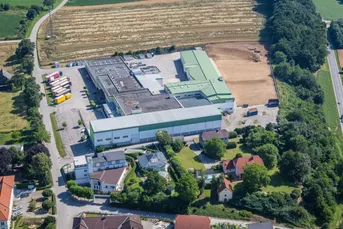 Mietflächen in zentraler Lage - ansprechende Büros und praktische Lagerflächen
