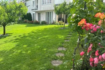Ihr grünes Zuhause in Hietzing – helle Gartenwohnung mit viel Raum zum Leben