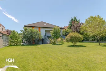 2292 Engelhartstetten: Wohntraum - Top-ausgestattetes Einfamilienhaus in Grün-Ruhelage mit Terrasse, gepflegtem Garten und 2 Garagen