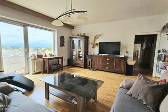 Fast wie ein Penthouse der 70er Jahre - großzügige Wohnung mit 4 Zimmern und drei Loggien - Garage inklusive