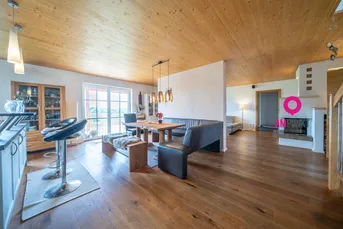 Wohnen neu gedacht: Ihr Haus an der Grünlandgrenze mit Pool &amp; Sauna in Neumarkt am Wallersee.