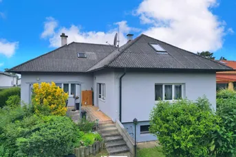 Charmantes Einfamilienhaus mit großem, teilbaren Grundstück