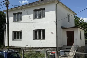 Sanierungsbedürftiges Wohnhaus auf großem Grundstück in 2500 Baden