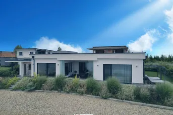 EXKLUSIVER BUNGALOW AM SEE - ERSTE REIHE MIT TRAUMHAFTEM AUSBLICK