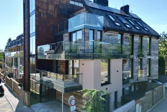 Außergewöhnliche Architektur trifft individuelles Wohnen mit großzügigen Freiflächen
