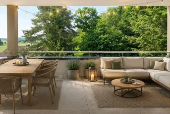 Exklusive 3-Zimmer-Wohnung mit Balkon, Weitblick und hochwertigem Bad – sofort verfügbar