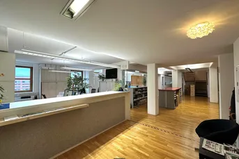 226 Immobilien: INNSBRUCK ZENTRUM: Großflächige Bürofläche (14 RÄUME / ca. 642 m² NF) über 2 Ebenen (TEILUNG MÖGLICH 1. ca. 249 m² und 2. ca. 393 m²) / ab sofort